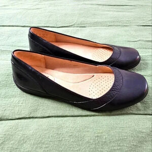 Life Stride flats‎